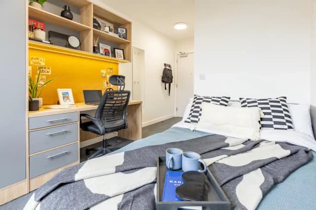 Classic Ensuite main photo