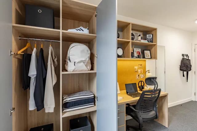 Standard Ensuite main photo