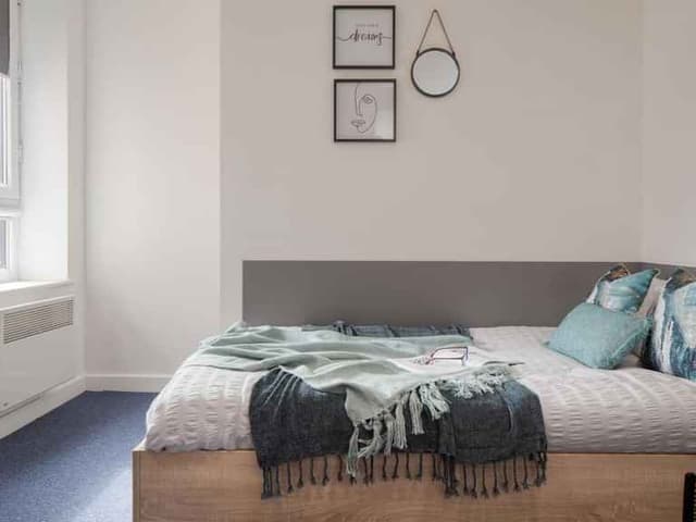 Deluxe Ensuite main photo