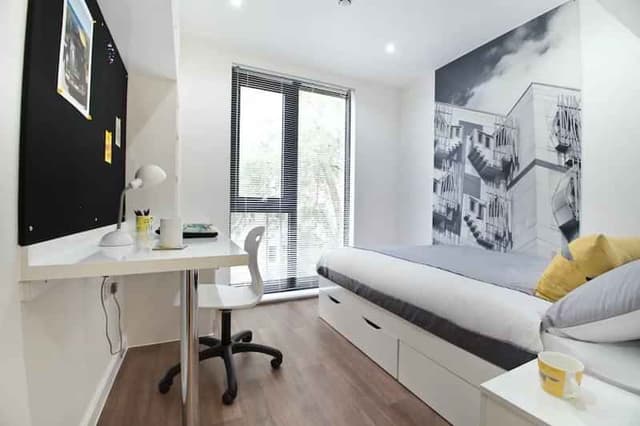 Premier 3 Bed main photo