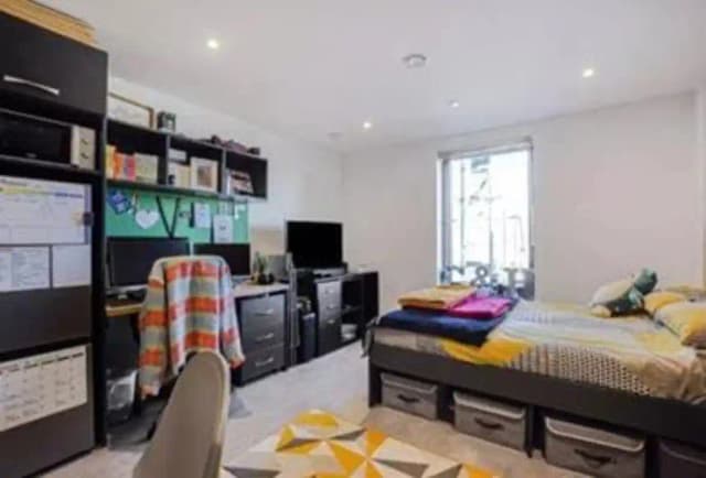 Studio Style B03 main photo