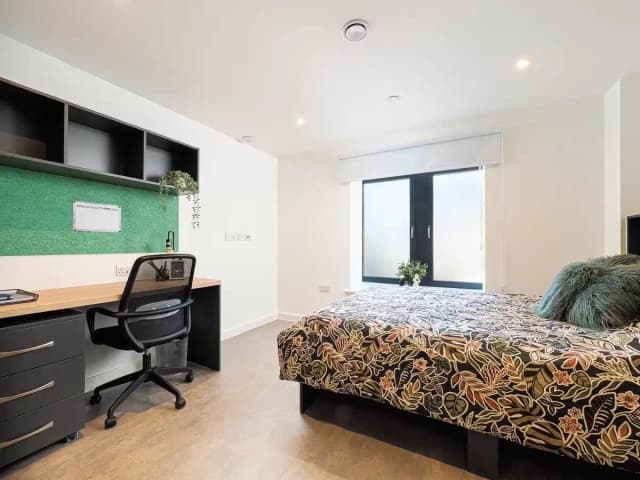 Studio Style B02 main photo