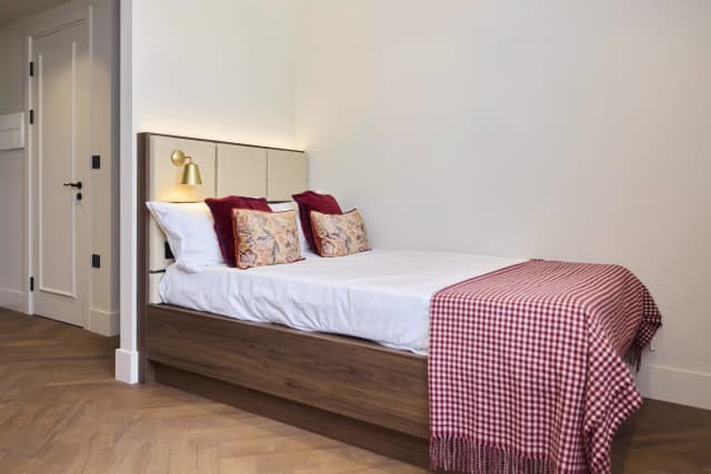 Deluxe Studio Plus main photo