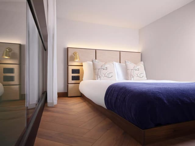 Deluxe Mezzanine main photo