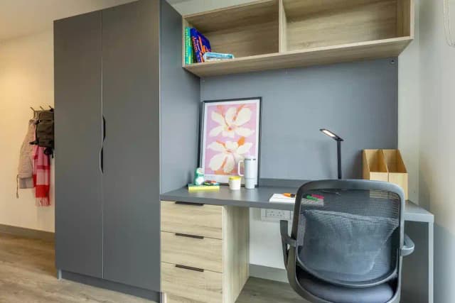 Classic Ensuite main photo