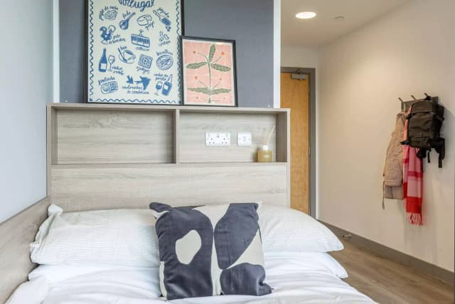 Deluxe Ensuite main photo