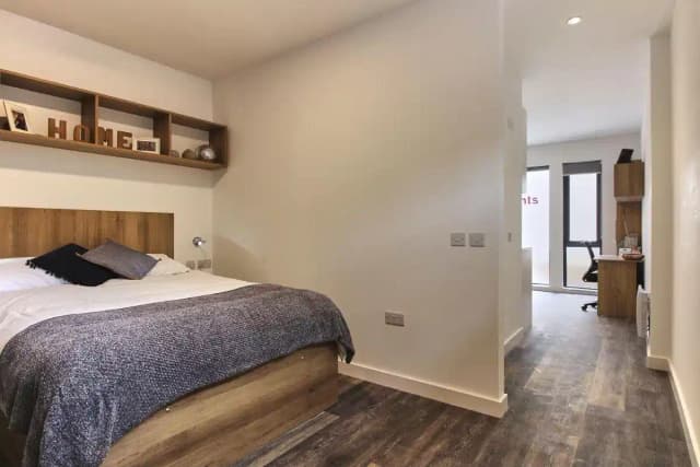 Superior One Bed main photo