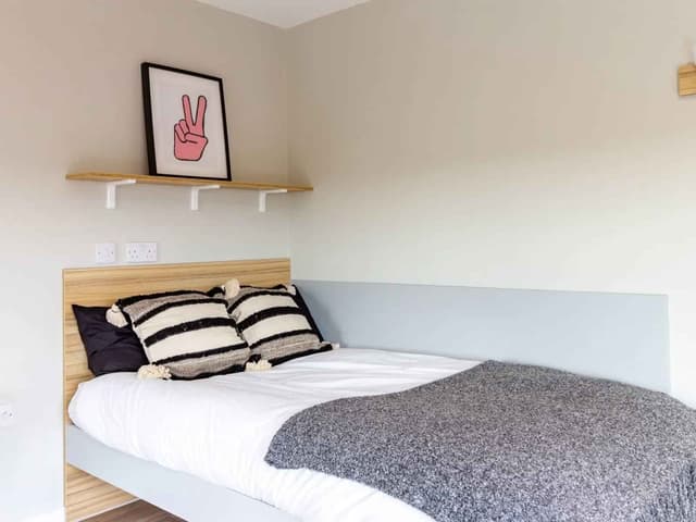 Classic Non En Suite Plus main photo