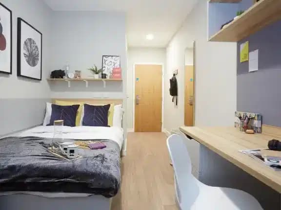 Gold En Suite main photo