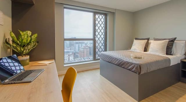 Premium 4 Bed Ensuite main photo