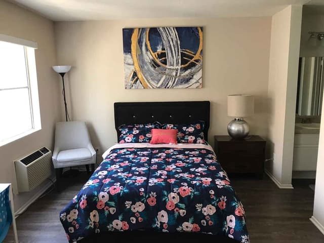 Shared Room (2 Bed - 2 Bath) main photo