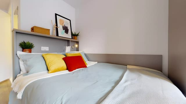 Silver Studio main photo