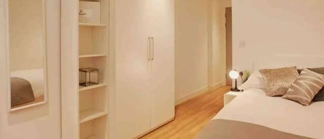 Gold Ensuite Shared Lower Level main photo