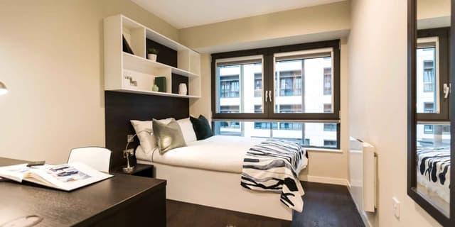 Silver Ensuite Shared Mid Level main photo