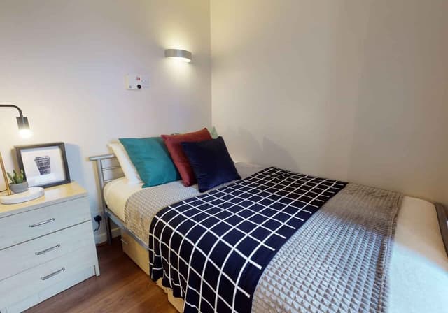 Silver 2 Bed Apartment main photo