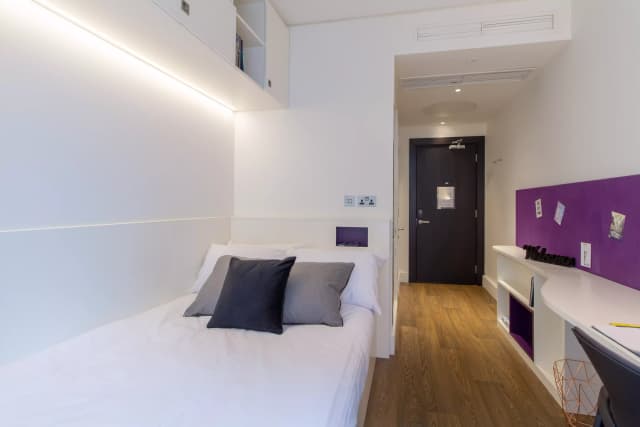 Gold En Suite main photo
