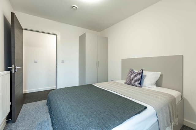2 Bed Apartment En Suite main photo