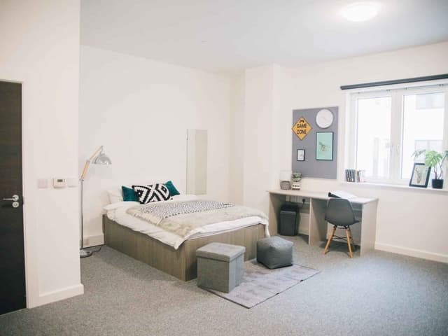 7 Bed Apartment main photo
