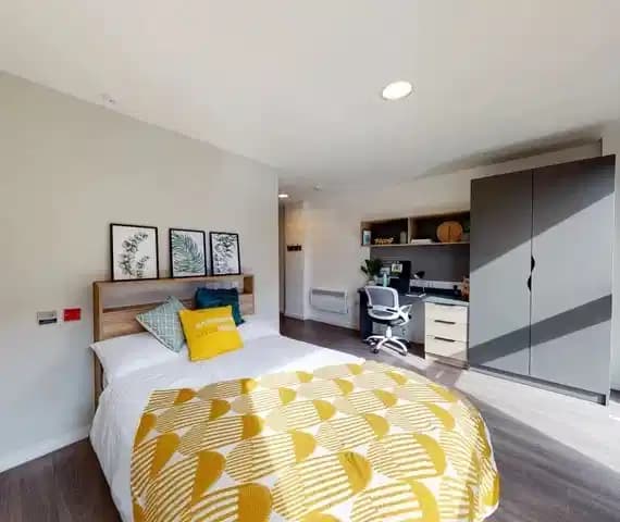 Ensuite Platinum Lower Level main photo