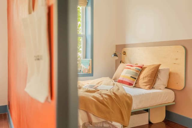Essential Room in 7 Bed 4 Bath (Unit 1) main photo