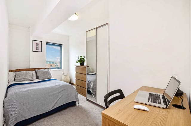 6 Bedroom Apartment main photo