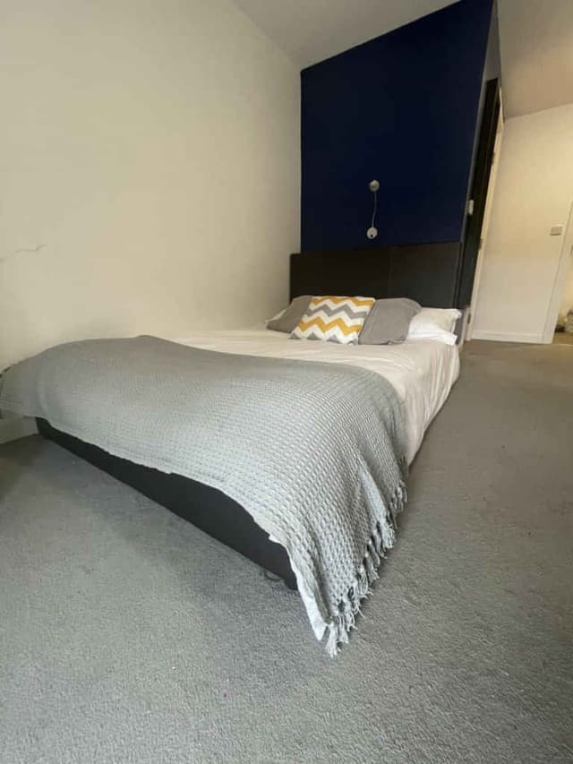 Classic Ensuite main photo