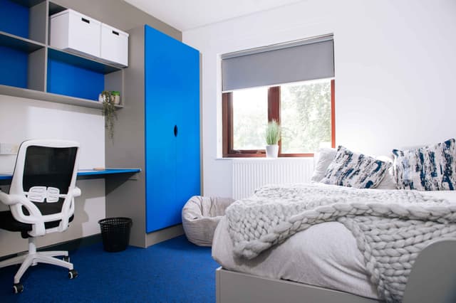 Premium Ensuite main photo