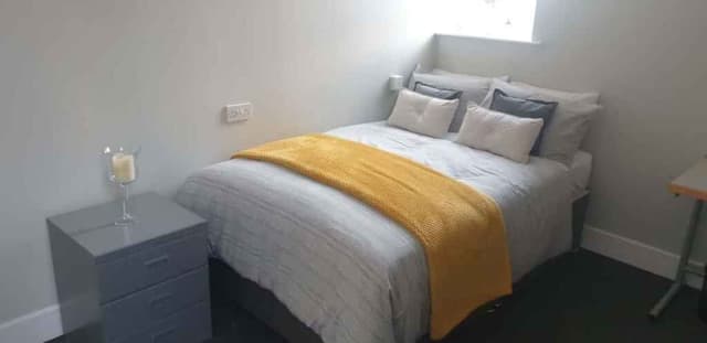 En-Suite Room main photo