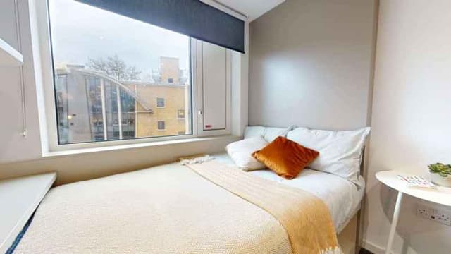 Bronze En Suite Plus main photo