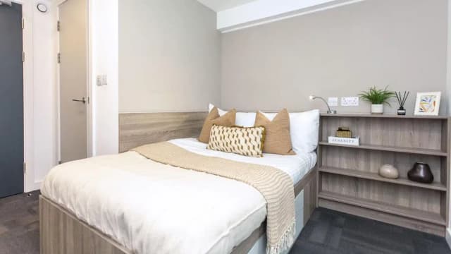 Standard Single Ensuite main photo