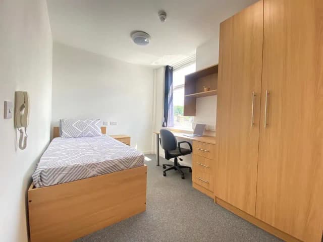 Classic Single Ensuite main photo