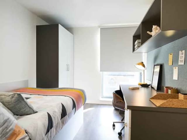 City En Suite Plus main photo