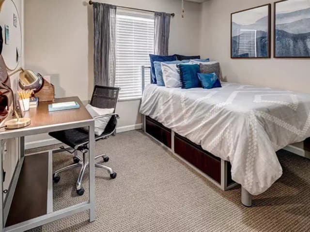 Room in 3 Bed - 2 Bath main photo