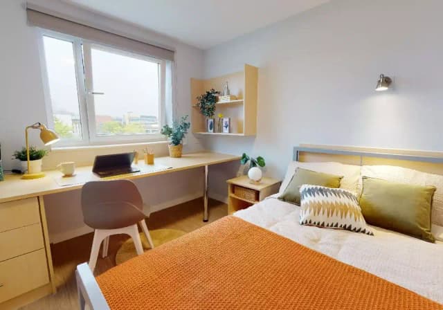 Bronze En Suite Premium main photo