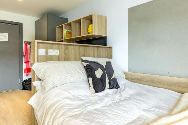 Premium Ensuite main photo