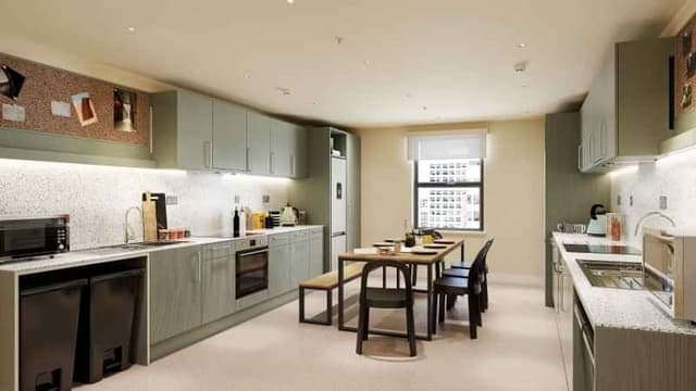 Bronze En Suite Plus main photo