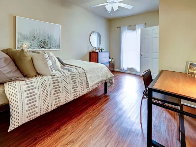 1 Bed - 1 Bath A main photo