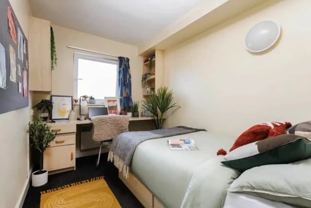 Classic Plus Ensuite main photo