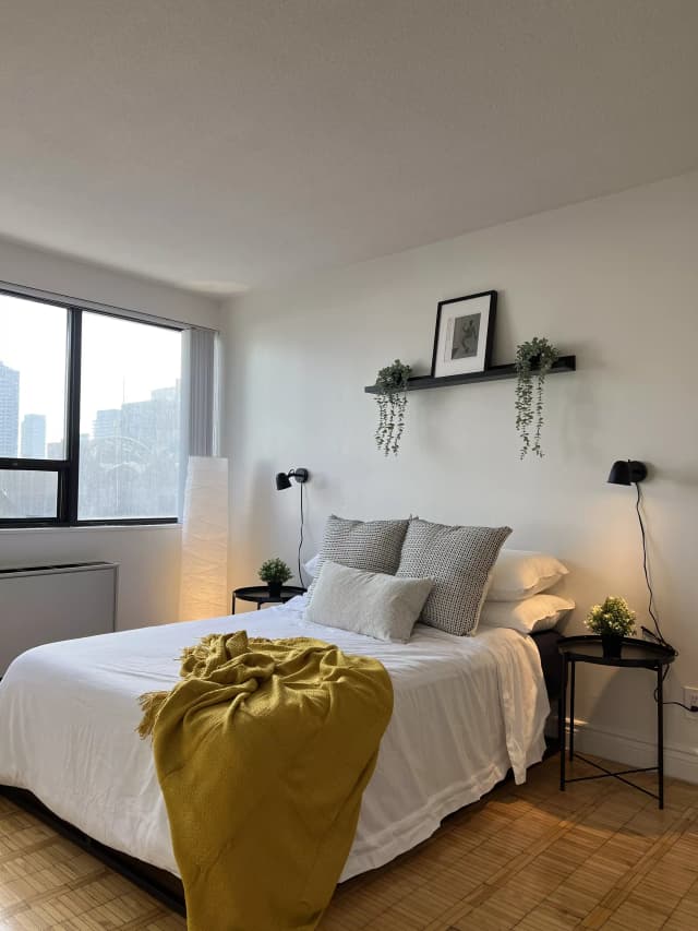 1710 Bloor Master Unit (3 Bed 2 Bath) main photo
