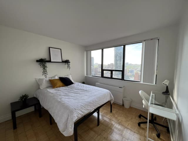 Bangkok Standard Room (3 Bed 2 Bath) main photo