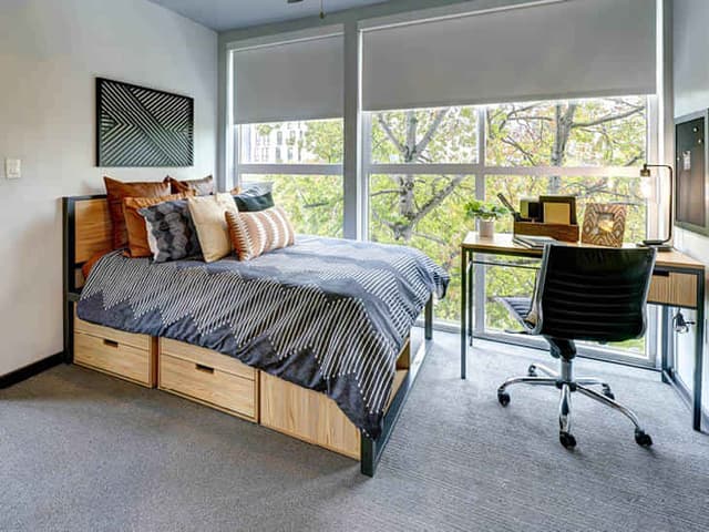 Room in 2 Bed - 2 Bath A main photo