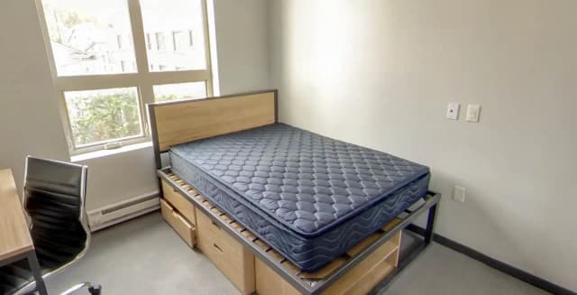 Room in 4 Bed - 4 Bath main photo