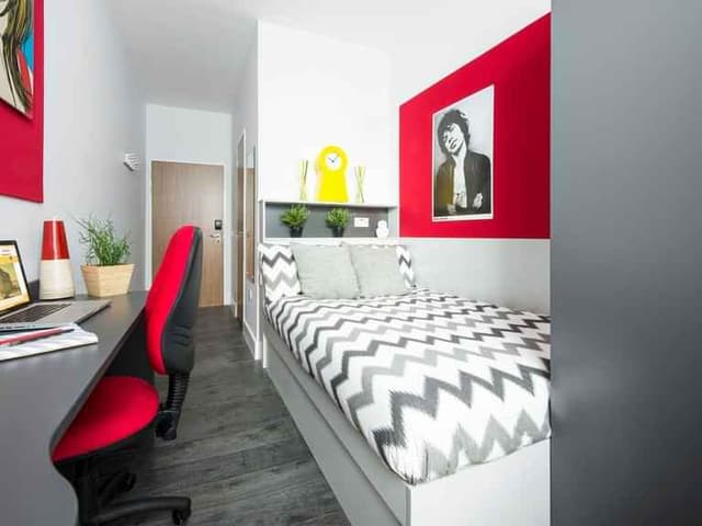 Deluxe En Suite main photo