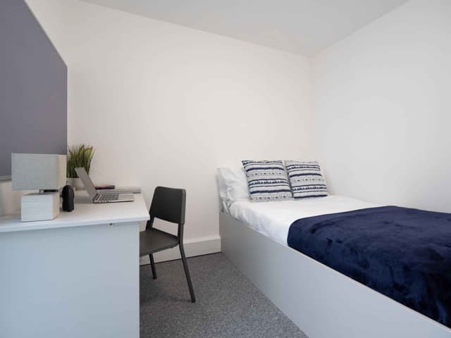 9 Bed Classic Ensuite main photo