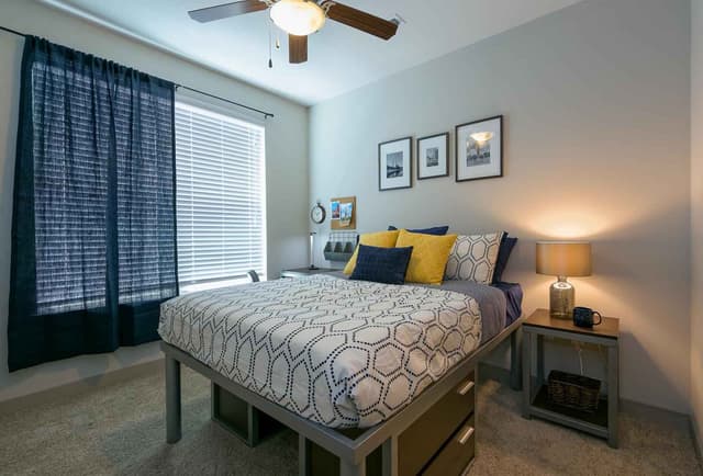 Room in 2 Bedroom 2 Bathroom | B1 main photo