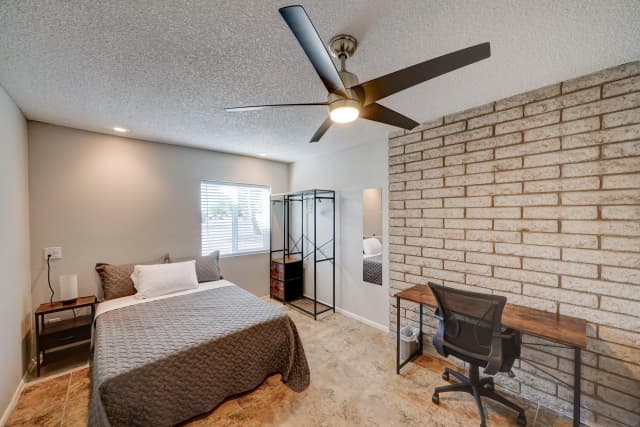 #19439: Room in 8 Bed 2 Bath main photo