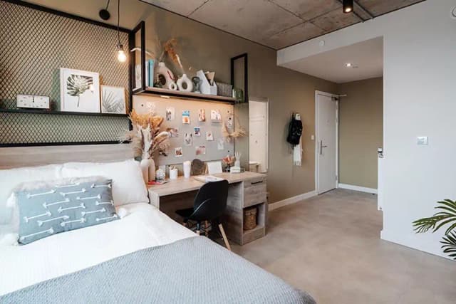 Premium En-Suite main photo