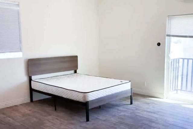 Room in 3 Bedroom 3 Bathroom main photo