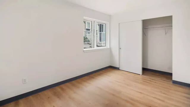 Room in 8 Bedroom 4 Bathroom main photo