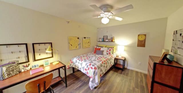 Room in 4 Bed - 4 Bath main photo